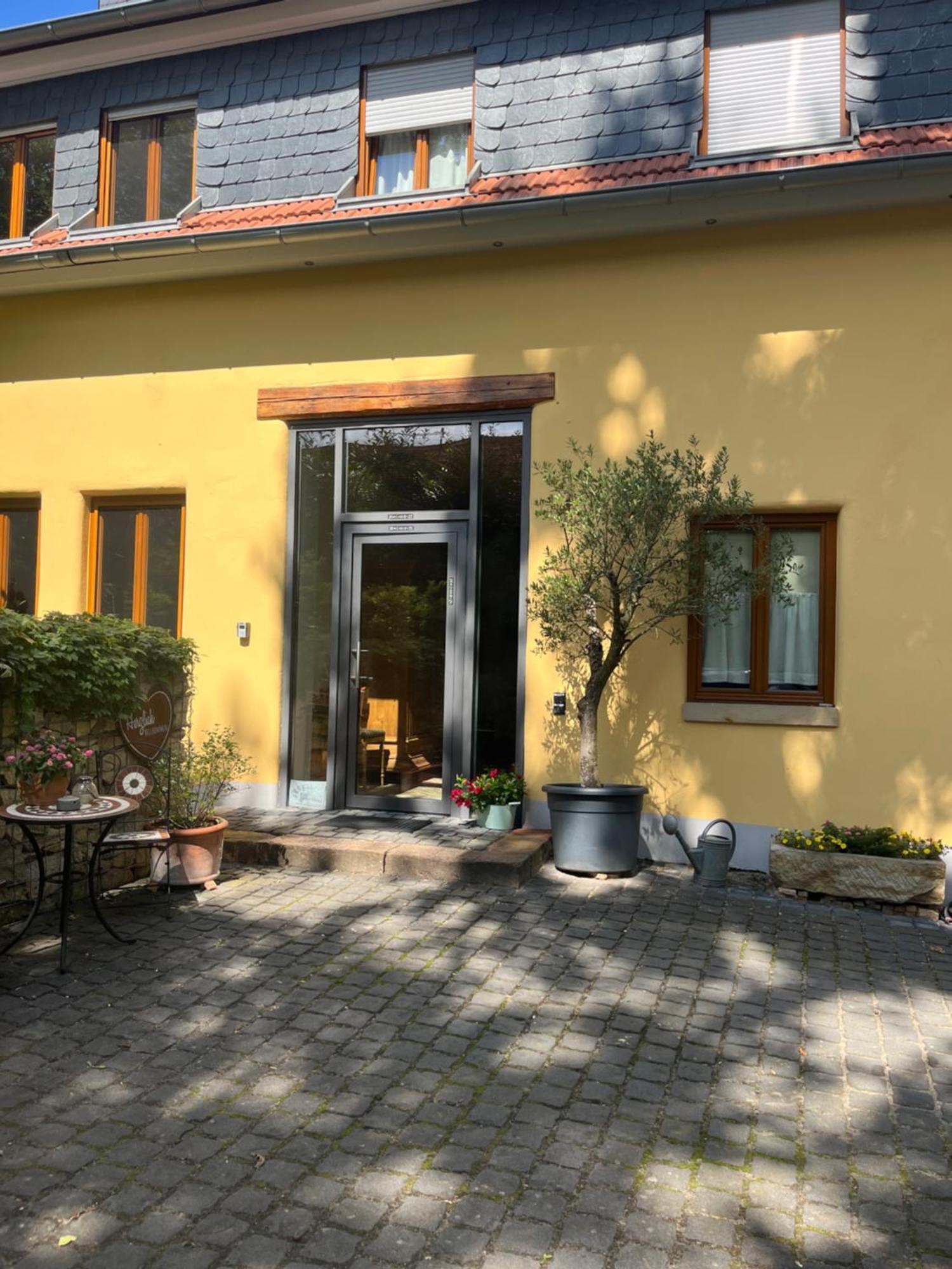 Im Geyserhof Gau-Bischofsheim